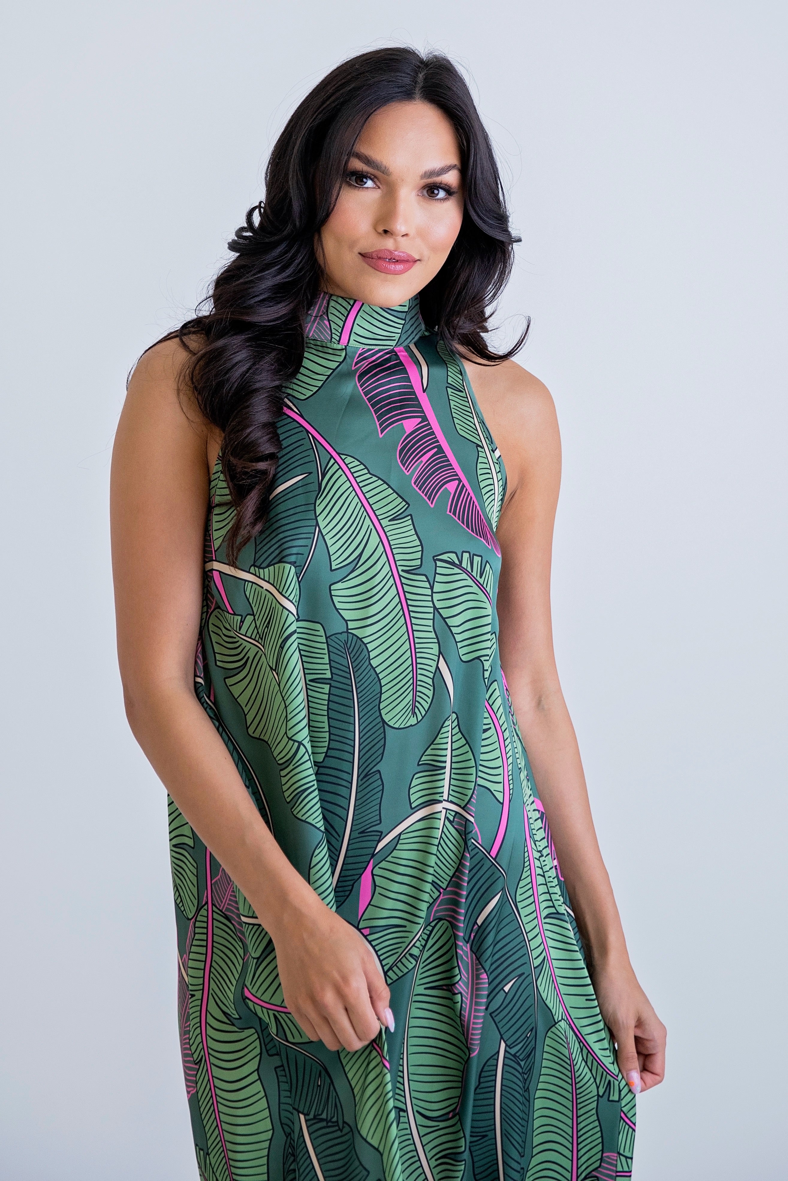 Green Leaf Print Halter Neck Maxi Dress Lucy Rose Green Leaf Print Halter Neck Maxi Dress Lucy Rose