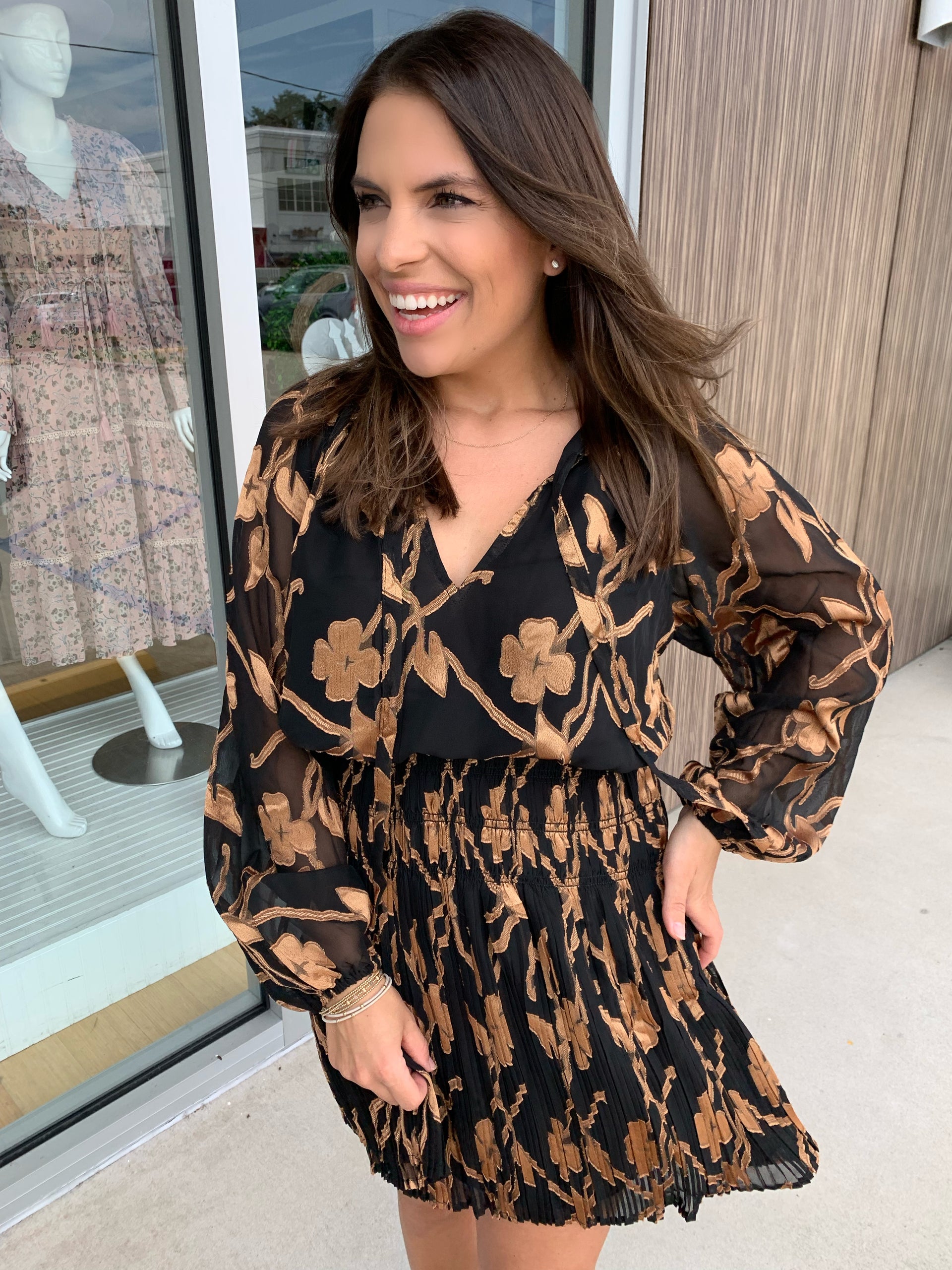 Black/Gold Floral Jacquard Pleated Mini Dress - xsmall Black/Gold Floral Jacquard Pleated Mini Dress - xsmall